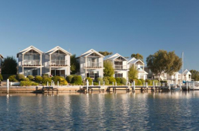 Captains Cove Resort - Waterfront Apartments